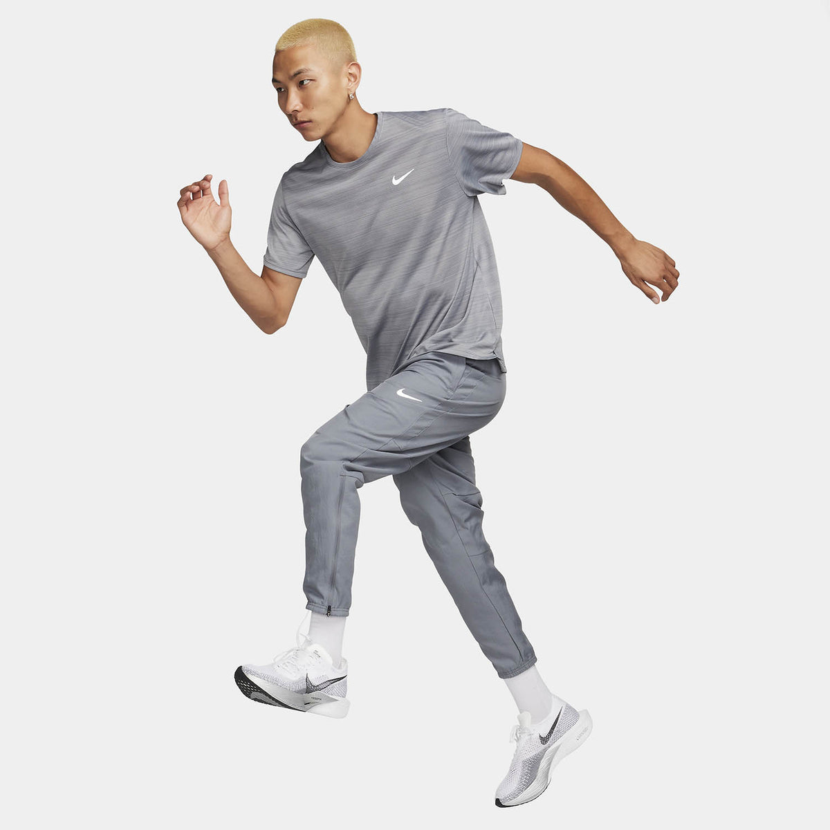 Nike Challenger Pantaloni Smoke Grey/Black/Reflective Silver