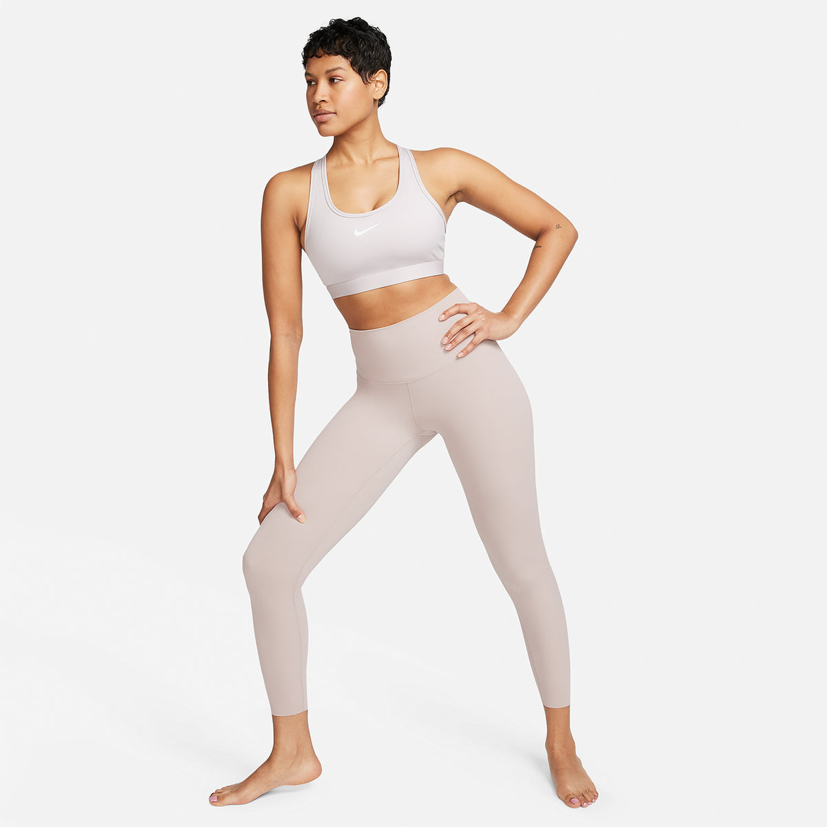Nike Swoosh Dri-FIT Reggiseno Sportivo Platinum Violet/White