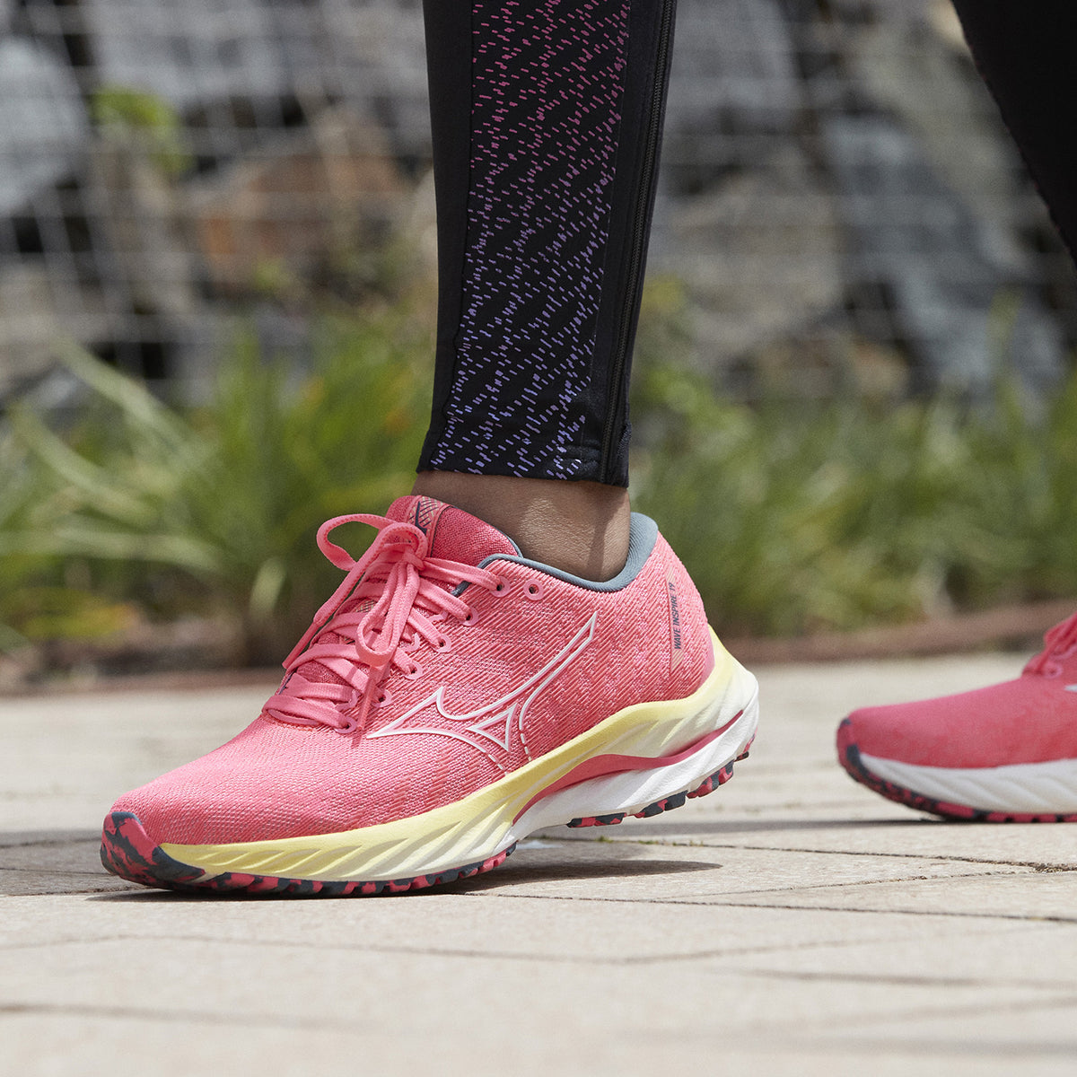 Mizuno Wave Inspire 19 High Vis Pink/Snow White/Luminous